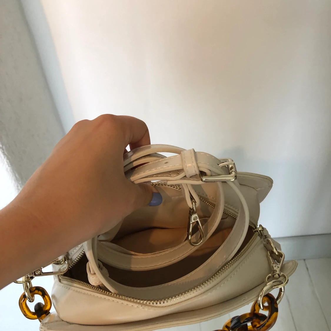 Krämvit väska  - 91