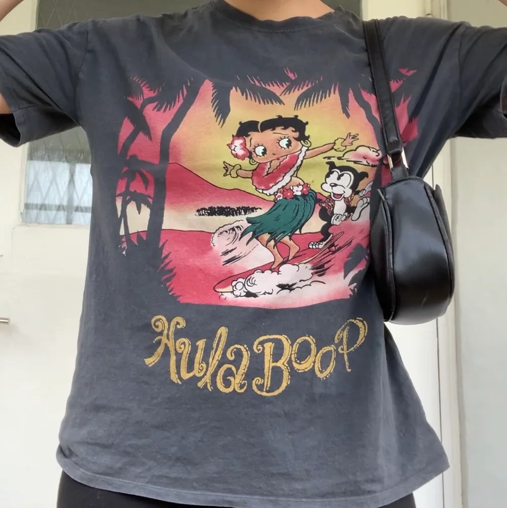 Betty Boop tröja i bra skick från Zara💖 köparen står för frakt🌷. T-shirts.