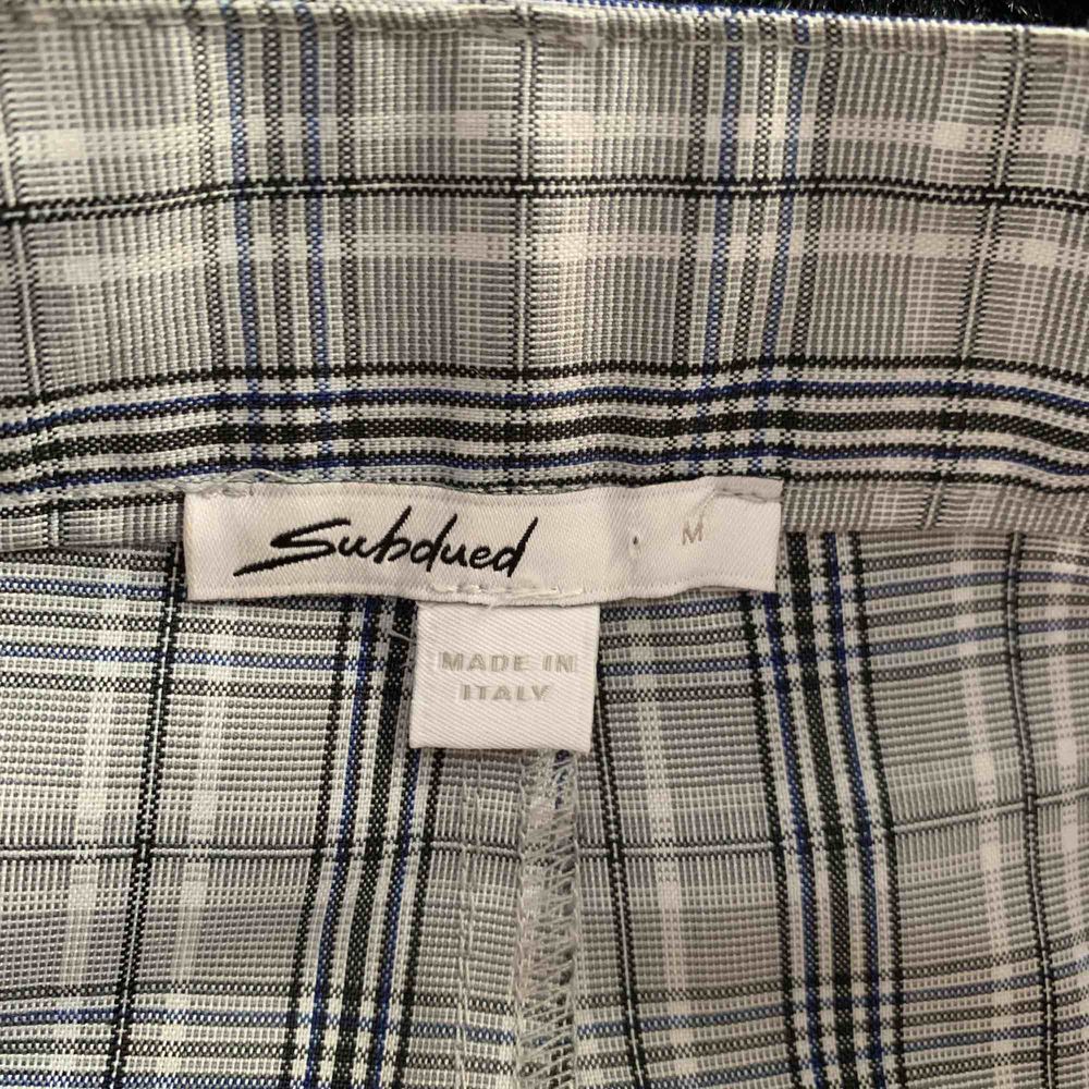 Oanvänd kort kjol köpt i Tyskland  Plick Second Hand