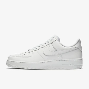 Nike air force 1 - SÖKER ett par nike air force 1 i storlek 41 (US 8)