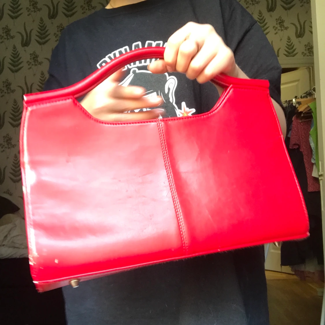 Röd väska  - 90