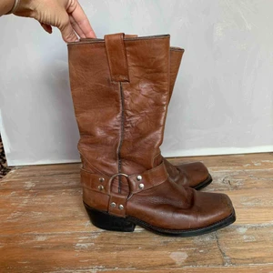  - Bruna boots i äkta skinn! 