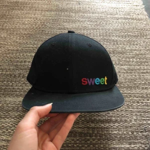  - Keps från Sweetskateboards. Köpare står för frakt