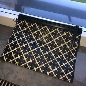  - Från by malene Birger , frakten ingår i priset !