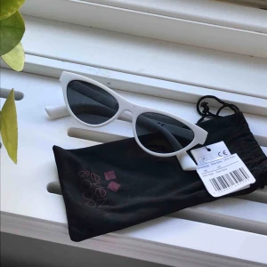  - Aldrig använda med prislapp kvar!!! 