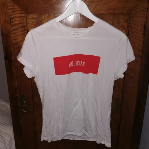  - Tshirt från samsøe samsøe. Stl s 20 kr 