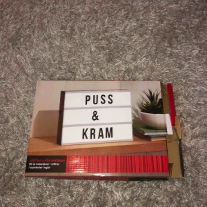  - ledtavla (alltså en sån som lyser haha!), alla bokstäver etc är med och tavlan i sig är i perfekt skick! frakt tillkommer ❤️