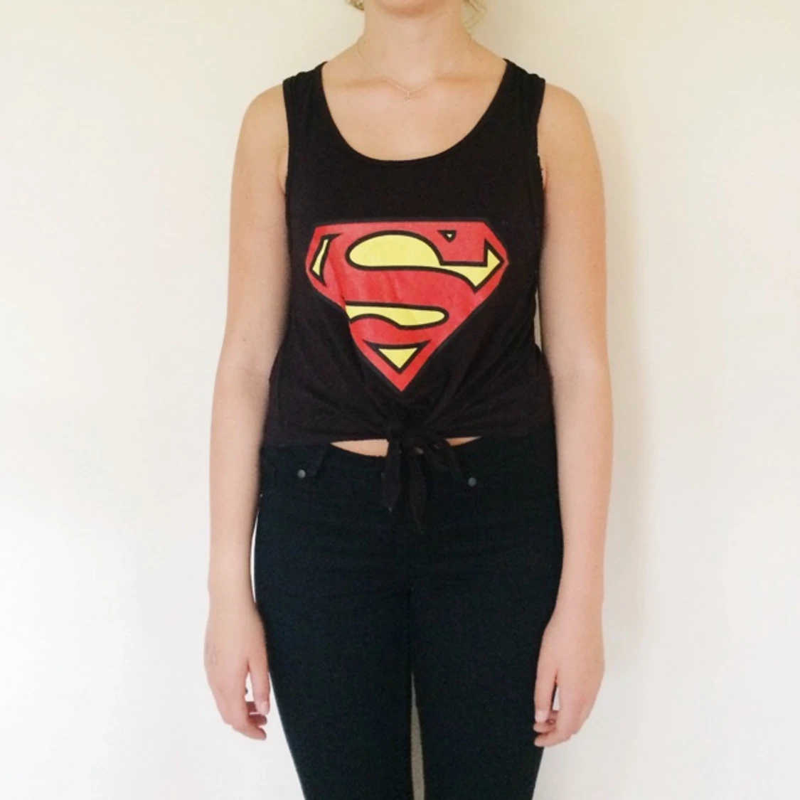 Linne med superman logga. Magkort och knytbar i fram - 1412433860