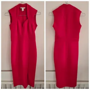 Röd Sweetheart Neck Bodycon Dress Klänning Nelly NLY. Storlek: S. Skick: Använt 1 gång. (+ frakt 44kr)