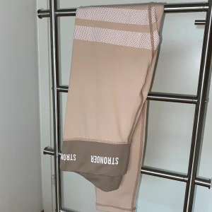 Stronger byxor, storlek S - Bara använda en gång! I bra skick. Storlek S. Kan mötas upp i Stockholm/Sollentuna