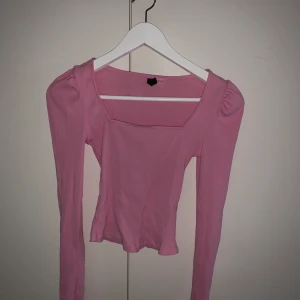 Rosa top, storlek xs - Oanvänd top i storlek xs