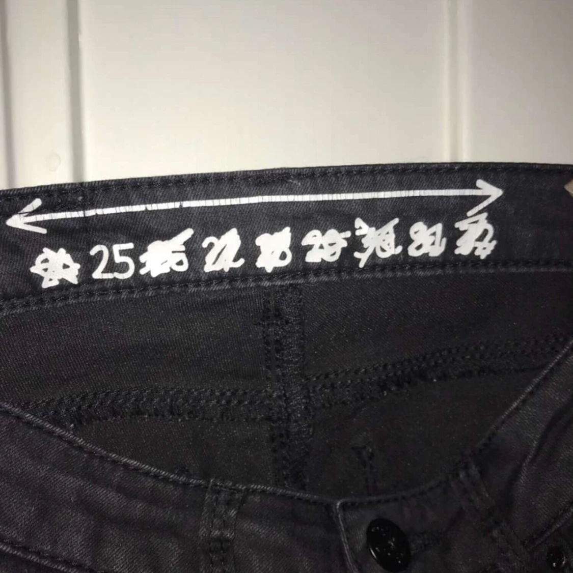 VÄLDIGT små jeans - 91