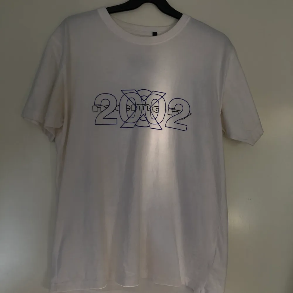 Köpt på yunglean.com för nästan 2 år sedan, dock bara använd en eller två gånger så den är som nyskick! Har för mig att nypriset låg på 450kr ungefär, storlek S. Frakt tillkommer✨ . T-shirts.