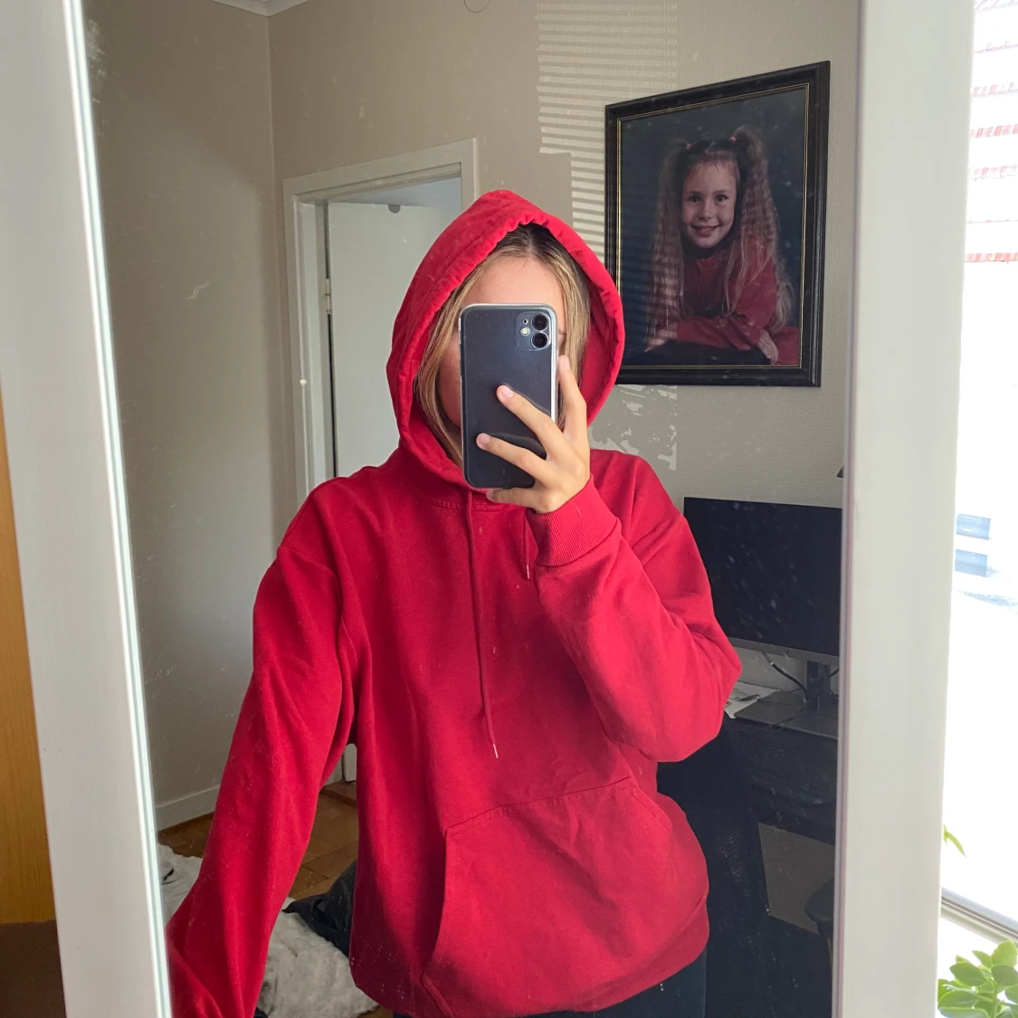 Röd hoodie - 90