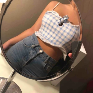  - söt topp från topshop, strl S. möts upp i Gävle, om den ska fraktas kostar det 25-30kr