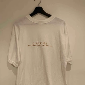  - Fin Cairns tee