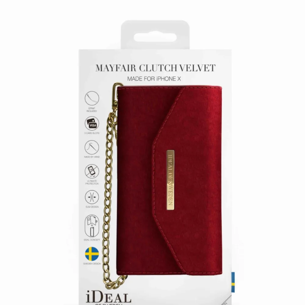 Mayfair Clutch Red Velvet för iPhone X/XS. Tre kortfack + sedelficka. Guldfärgad handledskedja. Svart mobilskal medföljer, alla iDeal of Sweden’s ”Fashion cases” är magnetiskt kompatibla med denna! HELT NY!. Väskor.