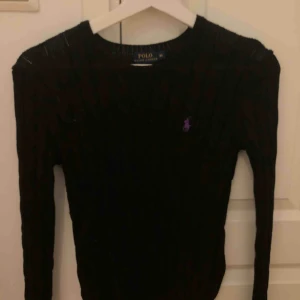  - Kabelstickad tröja från Ralph lauren. Kan mötas upp i Stockholm eller postas. Då står köparen för frakten