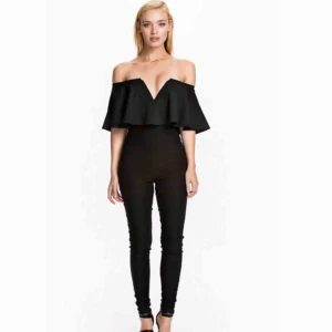  - Plagget är från märket Rare London, men är köpt från Nelly.  Använd en gång Köpt för 800kr