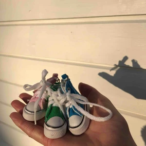  - Tre små söta nyckelringar!🌸✨ 15 kr för en och 35 kr för alla 3 ;)