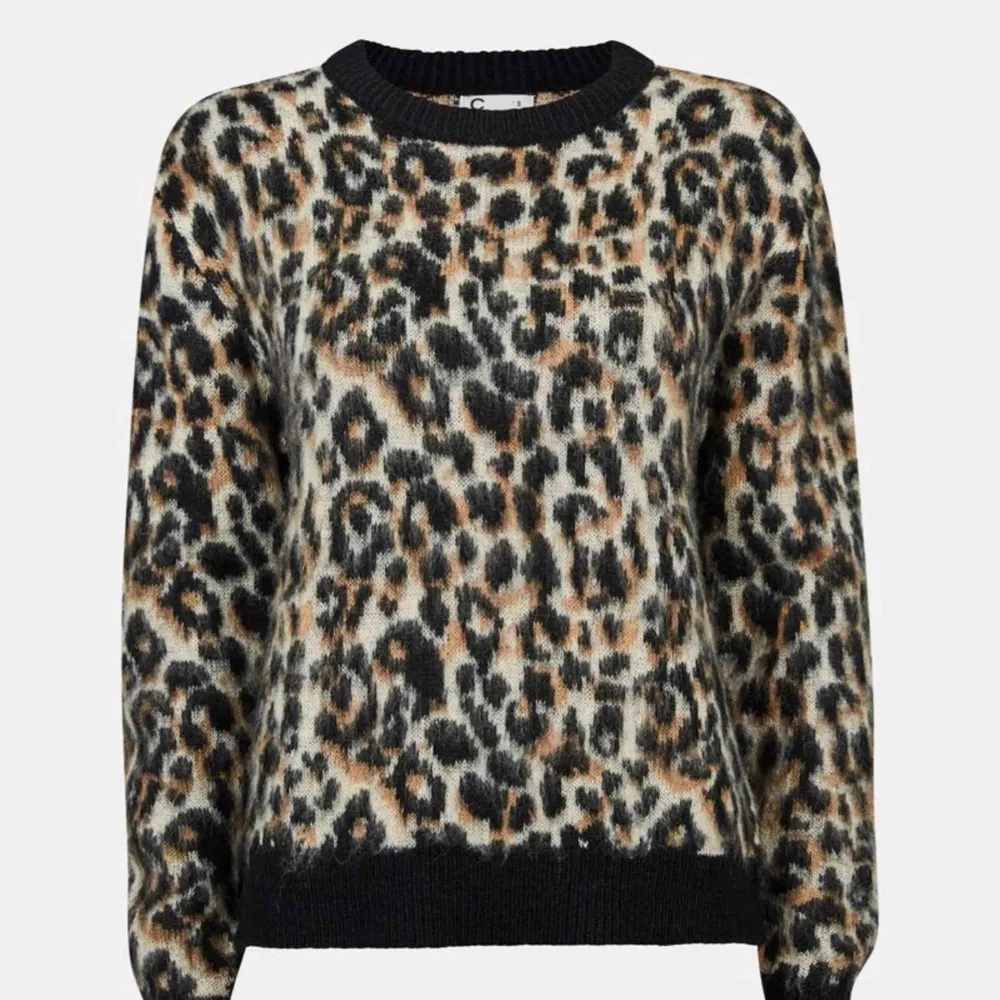 Så fin leopard tröja från Cubus köpt för 400kr som ny  Storlek M men passar även s. Hoodies.