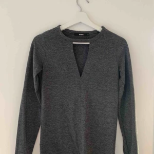  - Superfin tröja från bikbok som tyvärr inte passar mig längre. Endast använd ett fåtal gånger 