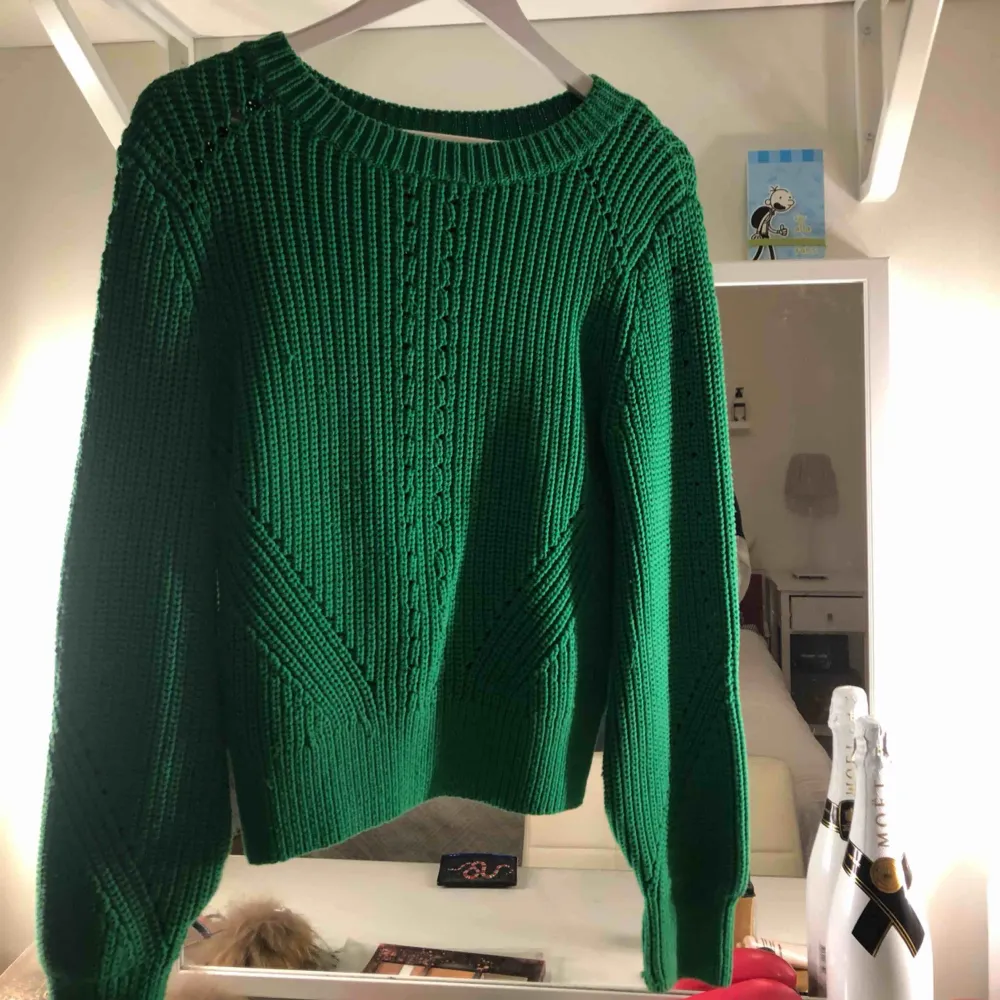 Grön stickad tröja från hm. Tröjor & Koftor.