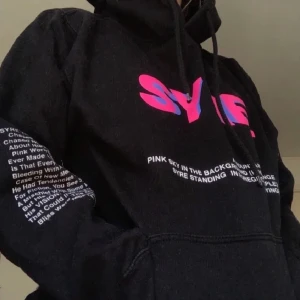 Jaden Smith merch  - Cool hoodie med tryck fram och bak. Jaden Smith merch som är slutsåld överallt. 