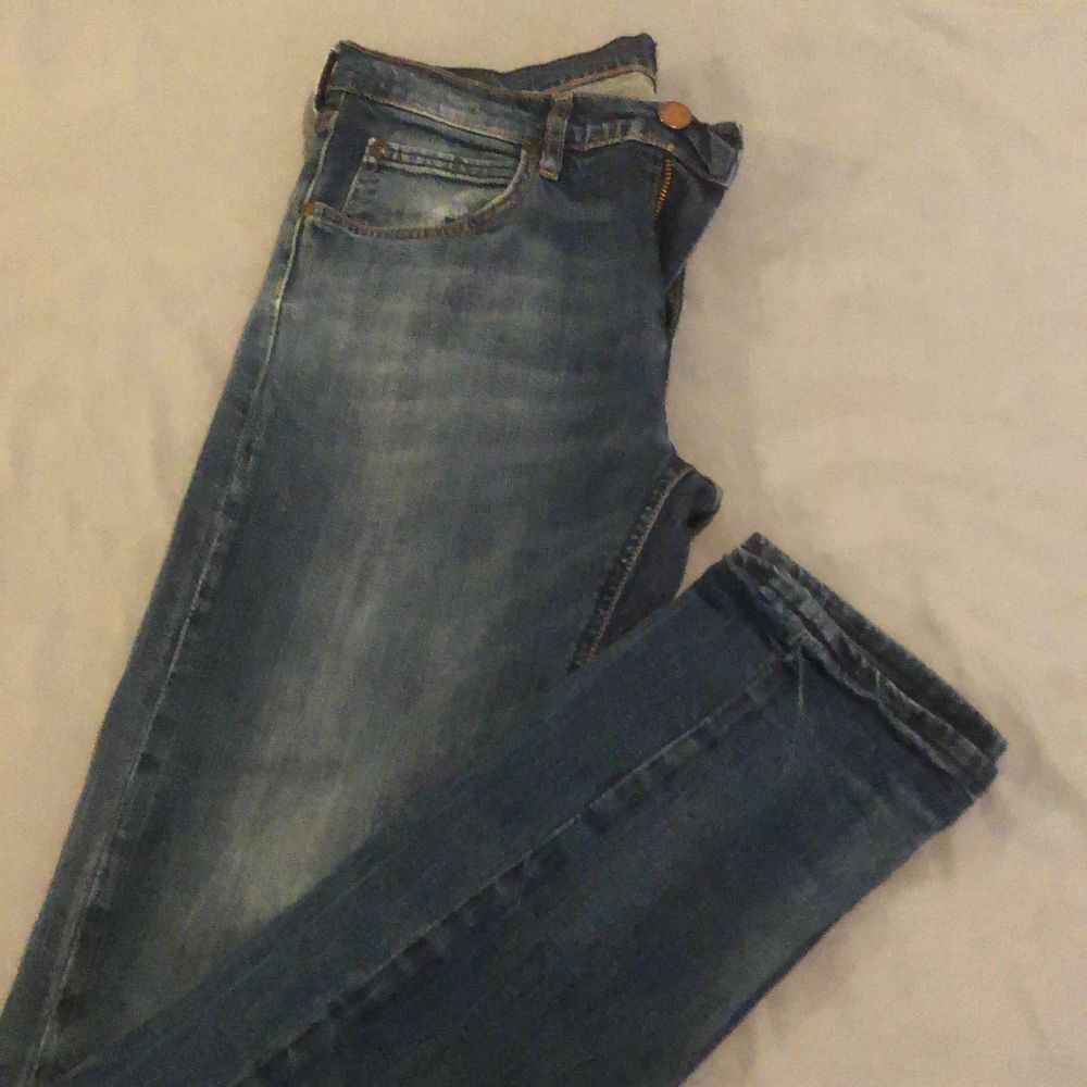 Jeans i bra skick. Stl w30 L32 De är inte fullt så blekta som bilden visar. Märke Lee, modell Luke.. Jeans & Byxor.