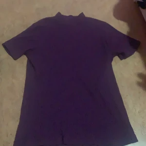Lilla tröja - Oanvänd t-sirt