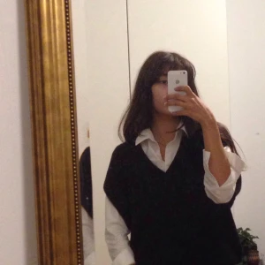 Svart väst - Fin stickad oversized svart väst.