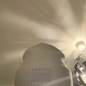 Mössor från hm - Säljer en för 40, har en grå också<3