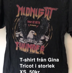 T-shirt med tryck  - Från Gina Tricot.