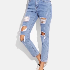 Håliga jeans - shein - nya -80kr - Håliga jeans från shein, helt nya! Passade inte mig! Storlek s! Nypris 200kr. Mitt pris: 80kr + frakt (pris går att diskutera)