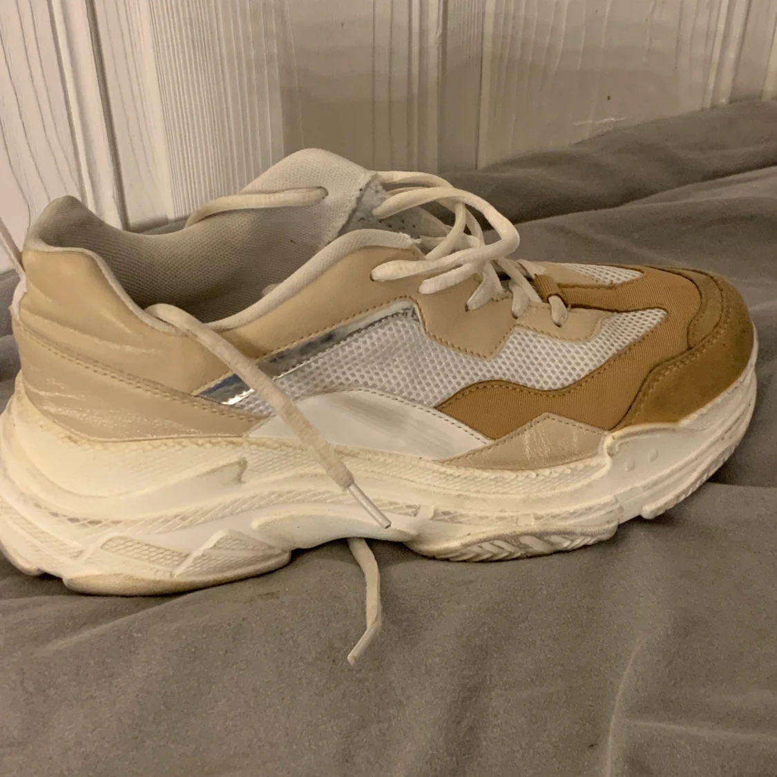 Beiga skor strl 40/41 - 90