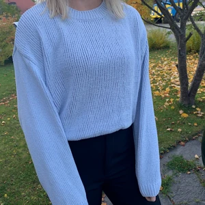 ljusblå stickad tröja - stickad tröja från h&m strl S 