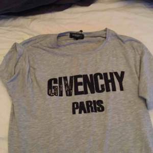Givenchy Paris storlek S 