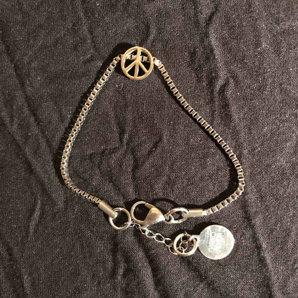 Armband med fred symbol   Peace  Fred  Berlock. Accessoarer.