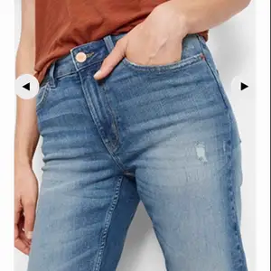 Säljer ett par ursnygga jeans från lindex, då de tyvärr är i fel storlek för mig! Endast använda en gång, dem är i jättefint skick!  Finns att hämta i Skärmarbrink. Kan även skickas