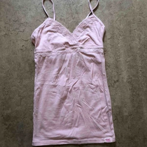 VS PINK topp  - Linne från VS Pink. Möts upp i Stockholm eller så står köparen för frakten 🌸