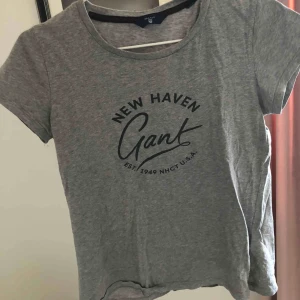  - T-shirt från Gant, fint skick i storlek XS