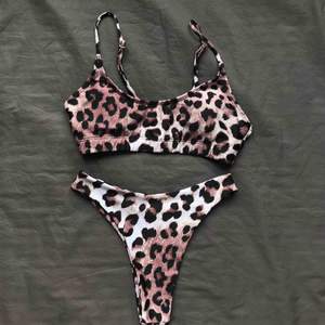 Frakt ingår i priset!! Supersöt leopard bikini använd några få gånger! Verkligen jättebekväm men kommer inte till användning. Tvättad såklart 😇✨