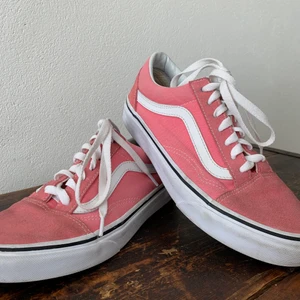 Rosa Vans storlek 38! - Superfina Vans! Använda men i bra skick! Köparen betalar frakten (63kr)