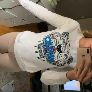  - Favorit tröja har blivit för liten. Inga skramor eller trasig på något sett jätte fint skick