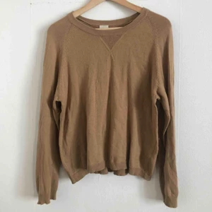  - 🔹 Finstickad tröja från Monki som inte kommer till användning längre. 🔹 Strl S. 🔹 Köparen står för frakten, 52 kr. 🔹 Hämtas annars upp i Vasastan.