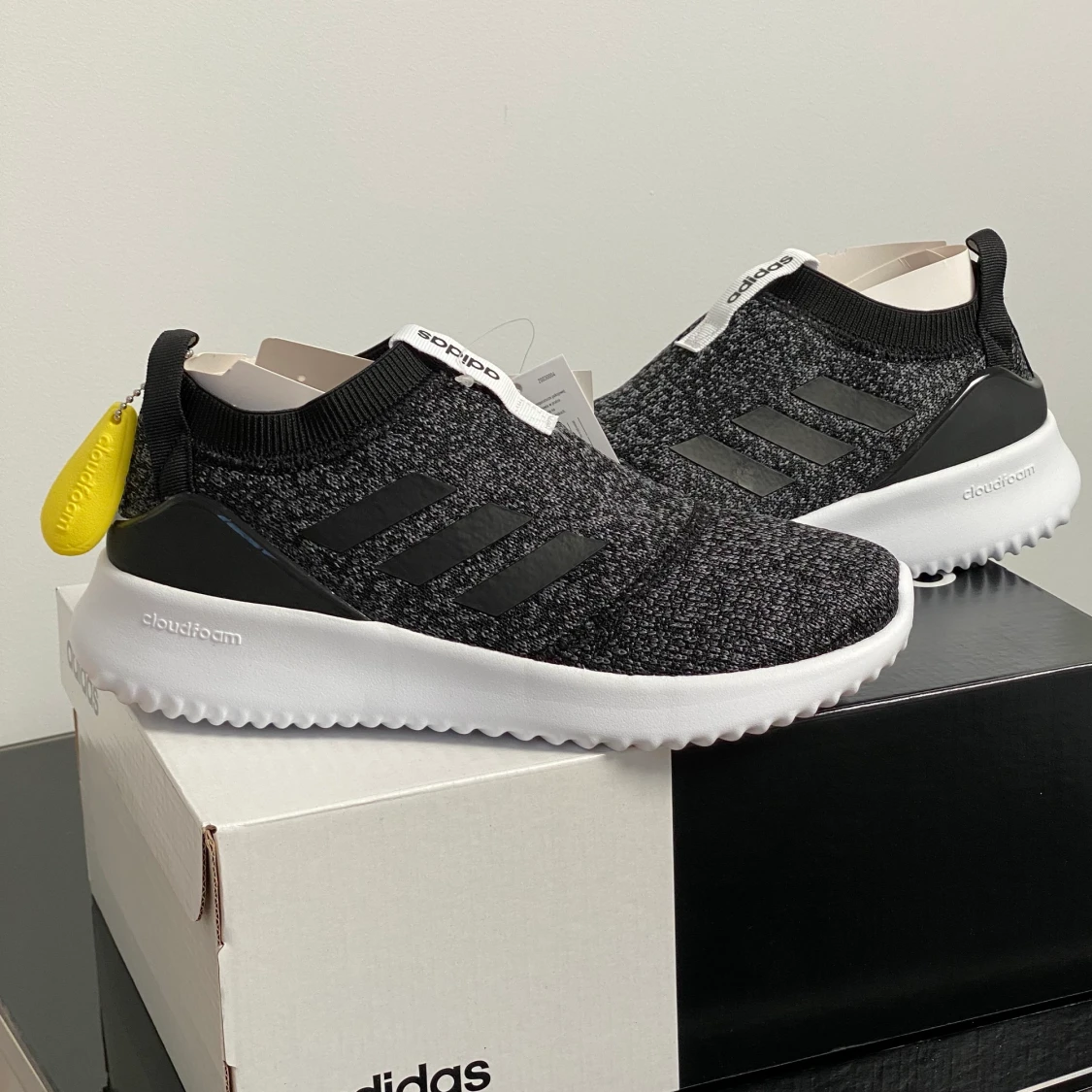 HELT NYA Adidas Ultimafusion Black/Grey