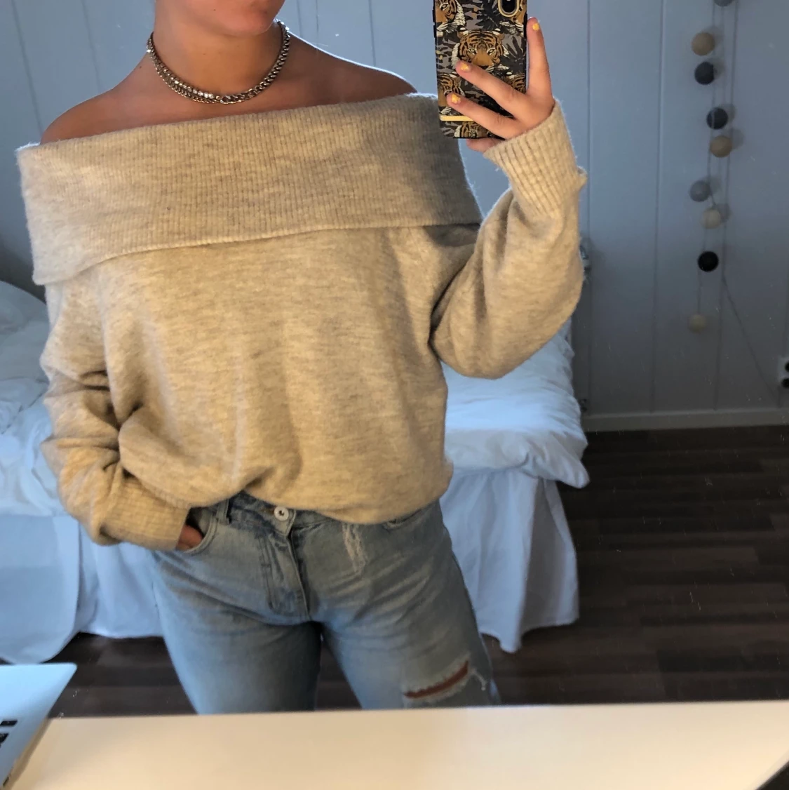 Beige Off Shoulder Stickad Tröja  - 90