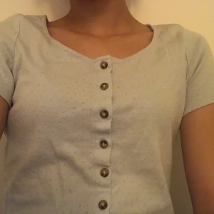 Tröja - INTRESSEKOLL på den här tröjan! Nyskick har använt den några gånger bara. Säljer pga inte min stil