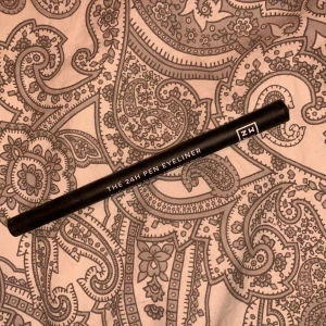 Smink - Aldrig använd pga använder inte eyeliner många av mina vänner rekmenderar original pris 132kr