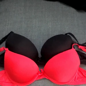 Push-up bh - dom är för små minns ej vart jag köpte för det var ett tag sen jag köpte! Men fina också ❤️🥰 70/st eller båda för 120 frakten ligger på runt 22kr